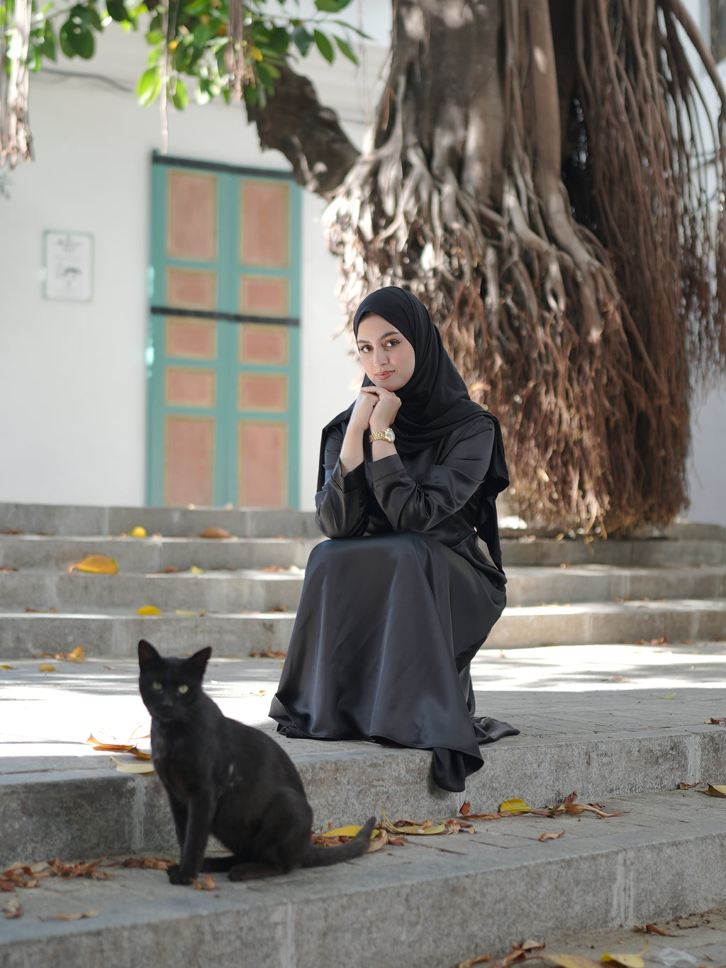 طقم ساتان أسود